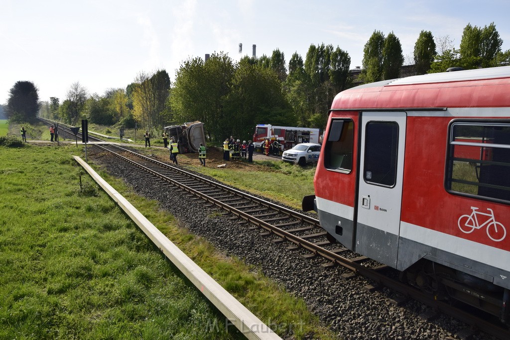 Schwerer VU LKW Zug Bergheim Kenten Koelnerstr P124.JPG - Miklos Laubert